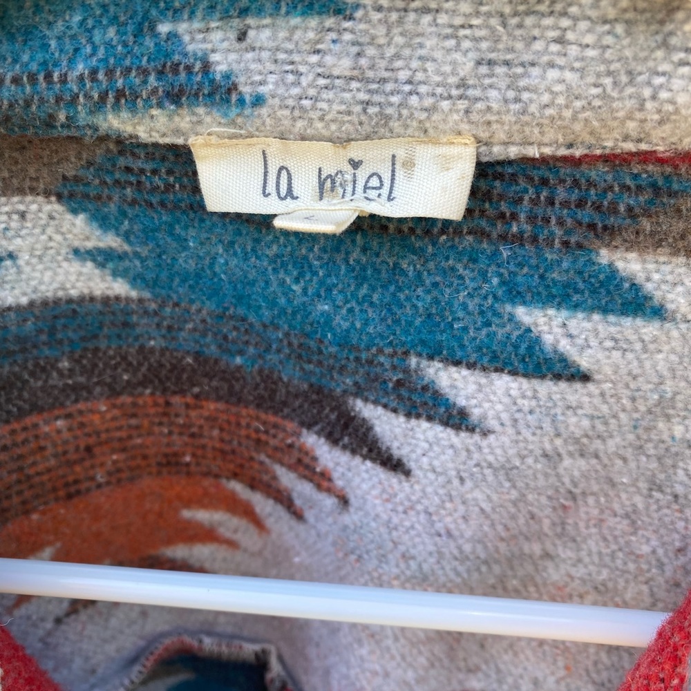 Aztec sweater - Picture 2 of 4